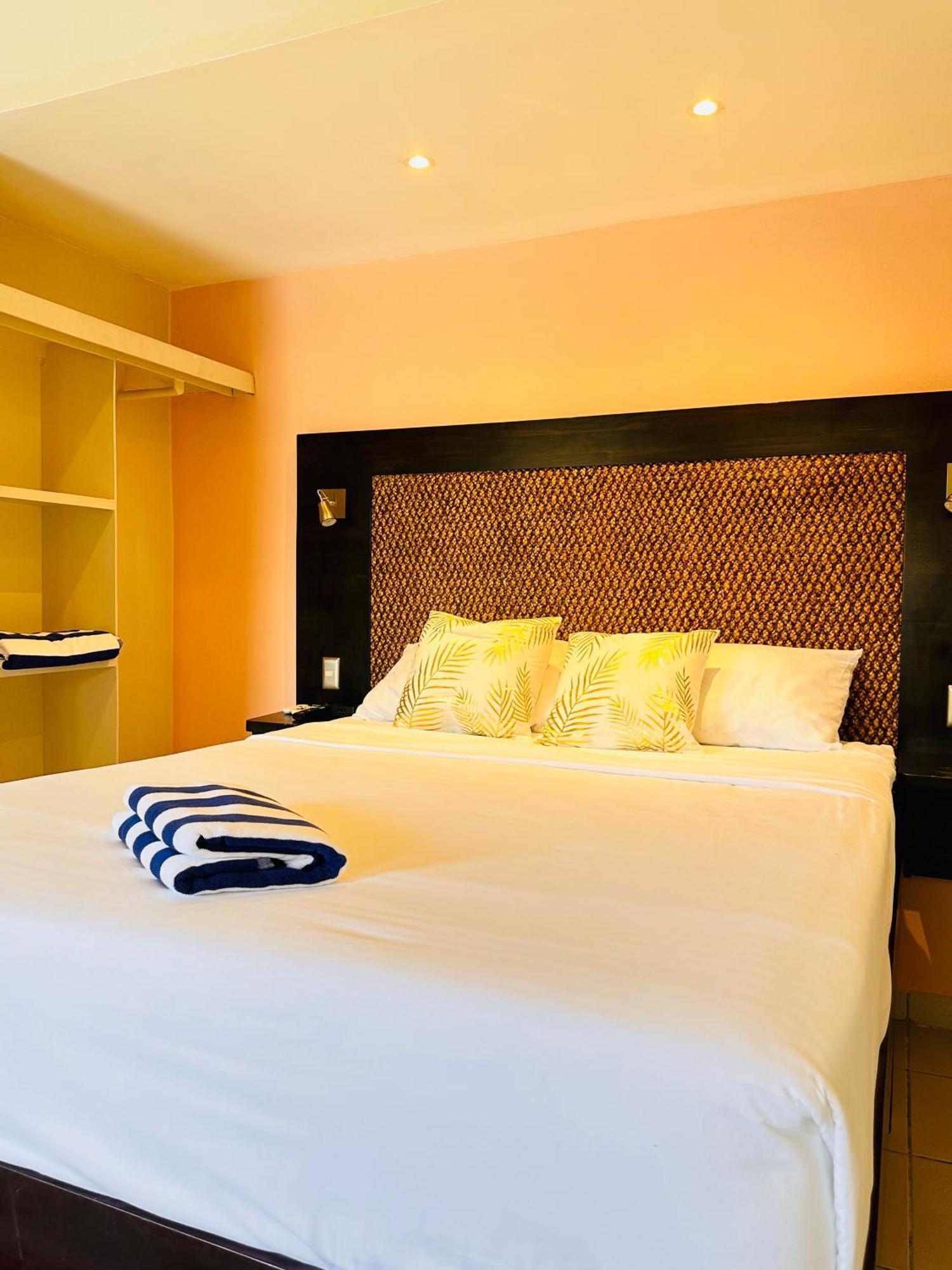 Brisas And Hotel 3*